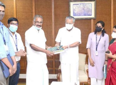 Chief Minister Shri Pinarayi Vijayan released the book 'Hornbills are indicators of forest health'.