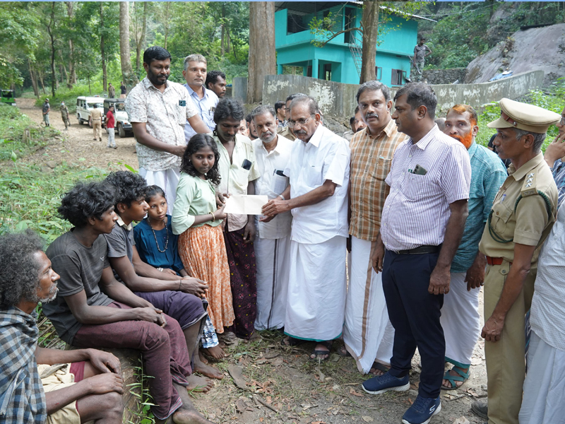 Financial assistance of Rs 5 lakh was handed over to the family of Mani who was killed in the attack by Katana